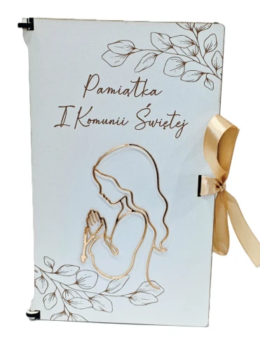 pamiątka komunijna dla dziewczynki.jpg
