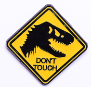 Pin przypinka metalowa do ubrania Don"t touch 153