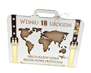 Drewniana kartka walizka na prezent z okazji 18 urodzin z kopertą