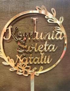 Topper na tort złota obrącz z napisem i imieniem Pierwsza Komunia